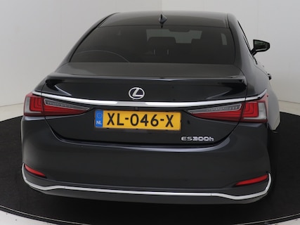 Lexus-ES