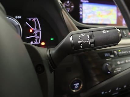 Lexus-ES
