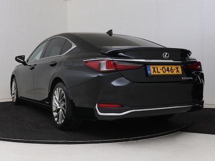 Lexus-ES