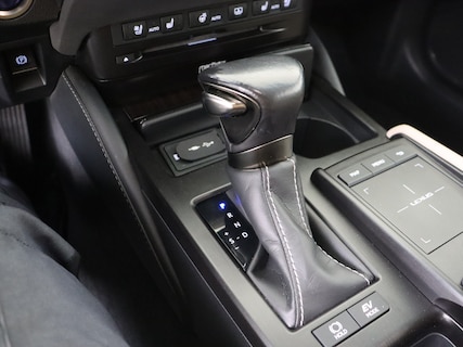 Lexus-ES