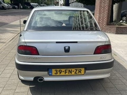 Peugeot-306