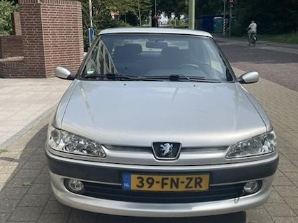 Peugeot-306