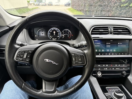 Jaguar-F-Pace