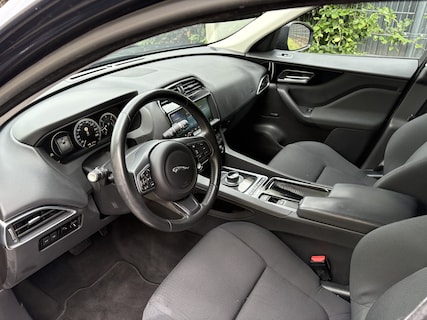 Jaguar-F-Pace