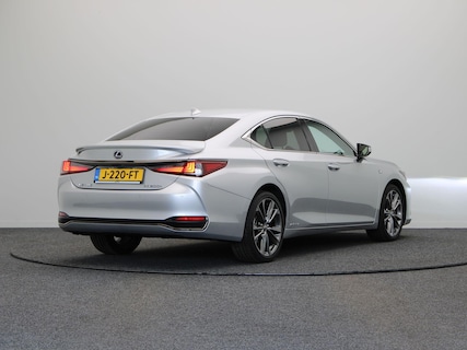 Lexus-ES