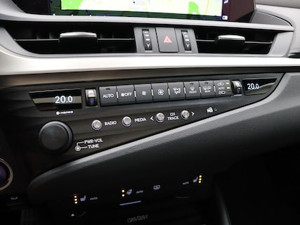 Lexus-ES