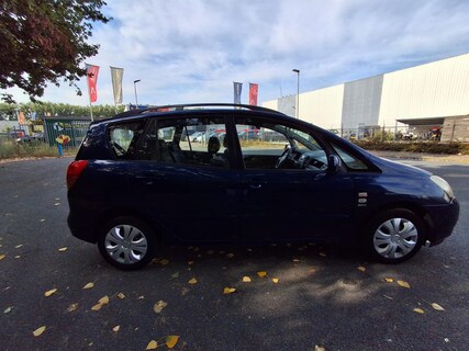 Toyota-Corolla Verso