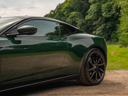 Aston Martin-DB11