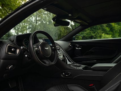Aston Martin-DB11