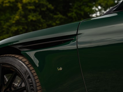 Aston Martin-DB11