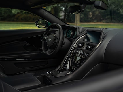 Aston Martin-DB11