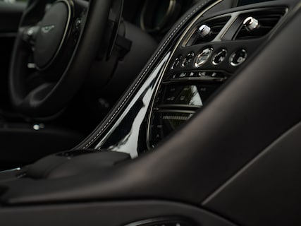 Aston Martin-DB11