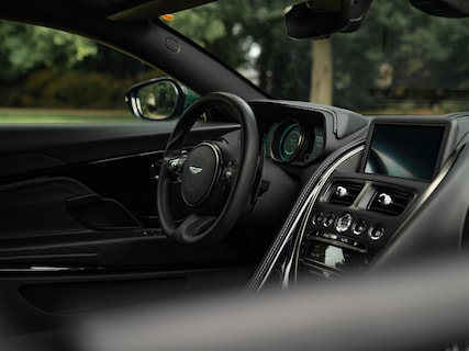 Aston Martin-DB11