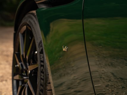 Aston Martin-DB11