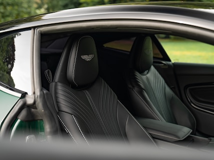 Aston Martin-DB11