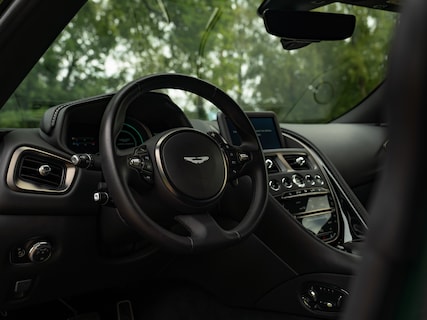 Aston Martin-DB11