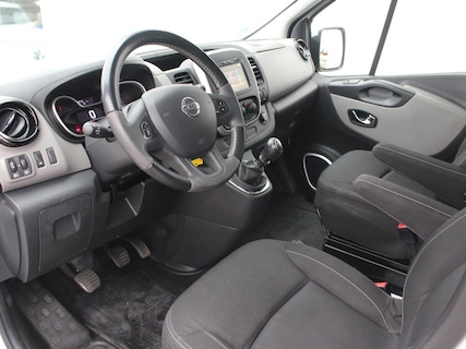 Nissan-NV300