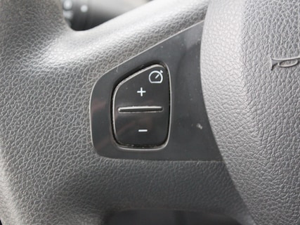 Nissan-NV300
