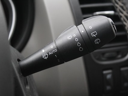 Nissan-NV300