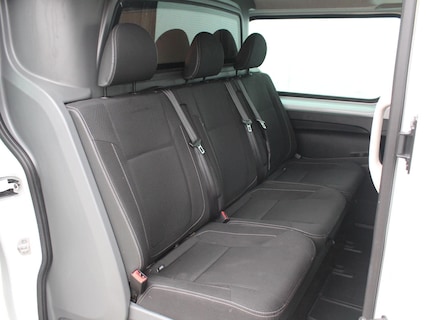 Nissan-NV300