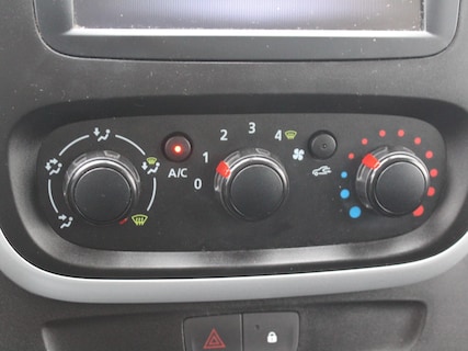 Nissan-NV300