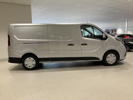 Nissan-NV300