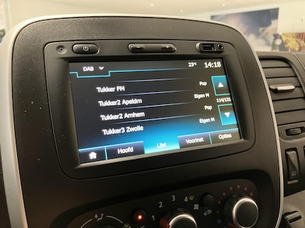 Nissan-NV300
