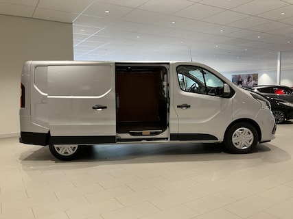 Nissan-NV300