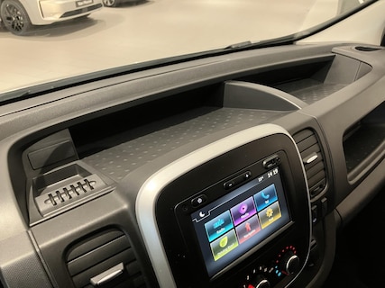 Nissan-NV300
