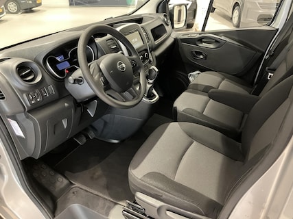 Nissan-NV300