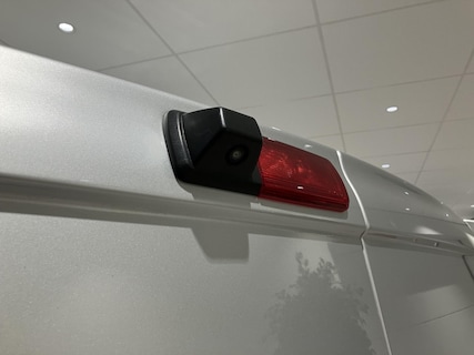 Nissan-NV300
