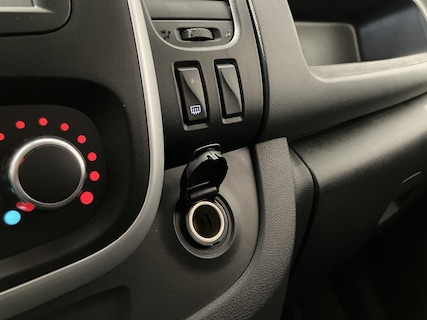 Nissan-NV300
