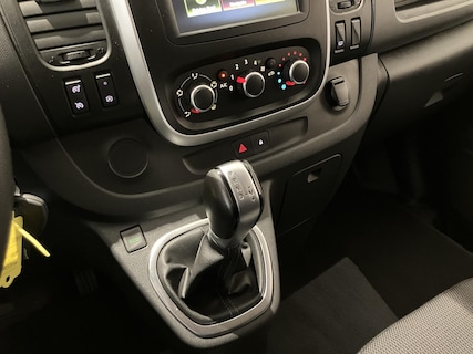 Nissan-NV300