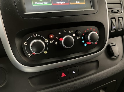 Nissan-NV300