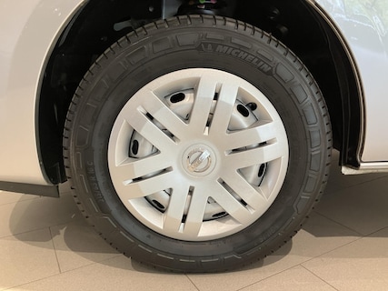 Nissan-NV300