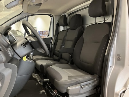 Nissan-NV300