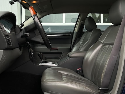 Chrysler-300C
