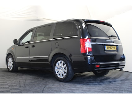 Chrysler-Town & Country
