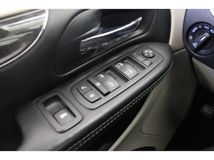 Chrysler-Town & Country