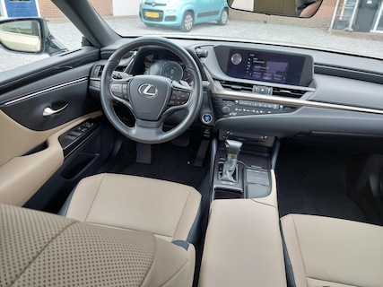 Lexus-ES