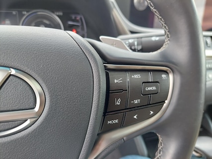 Lexus-ES