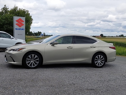 Lexus-ES