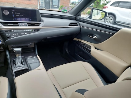 Lexus-ES