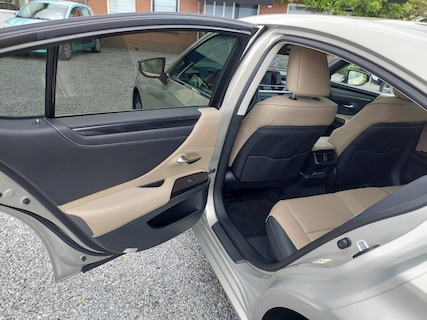 Lexus-ES