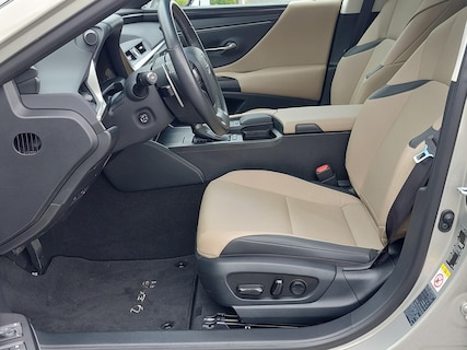 Lexus-ES