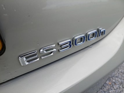 Lexus-ES