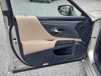 Lexus-ES
