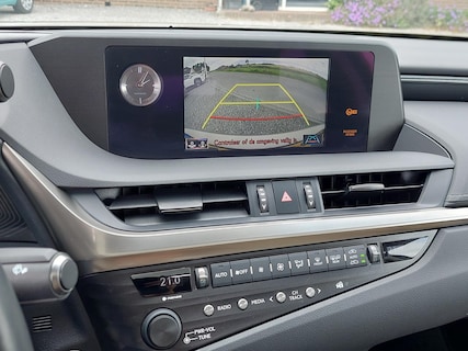 Lexus-ES