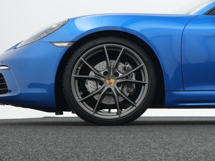 Porsche-718 Boxster