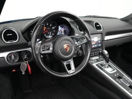 Porsche-718 Boxster